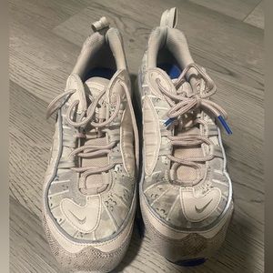 Good Condition- Nike Women shoes, size 8.5